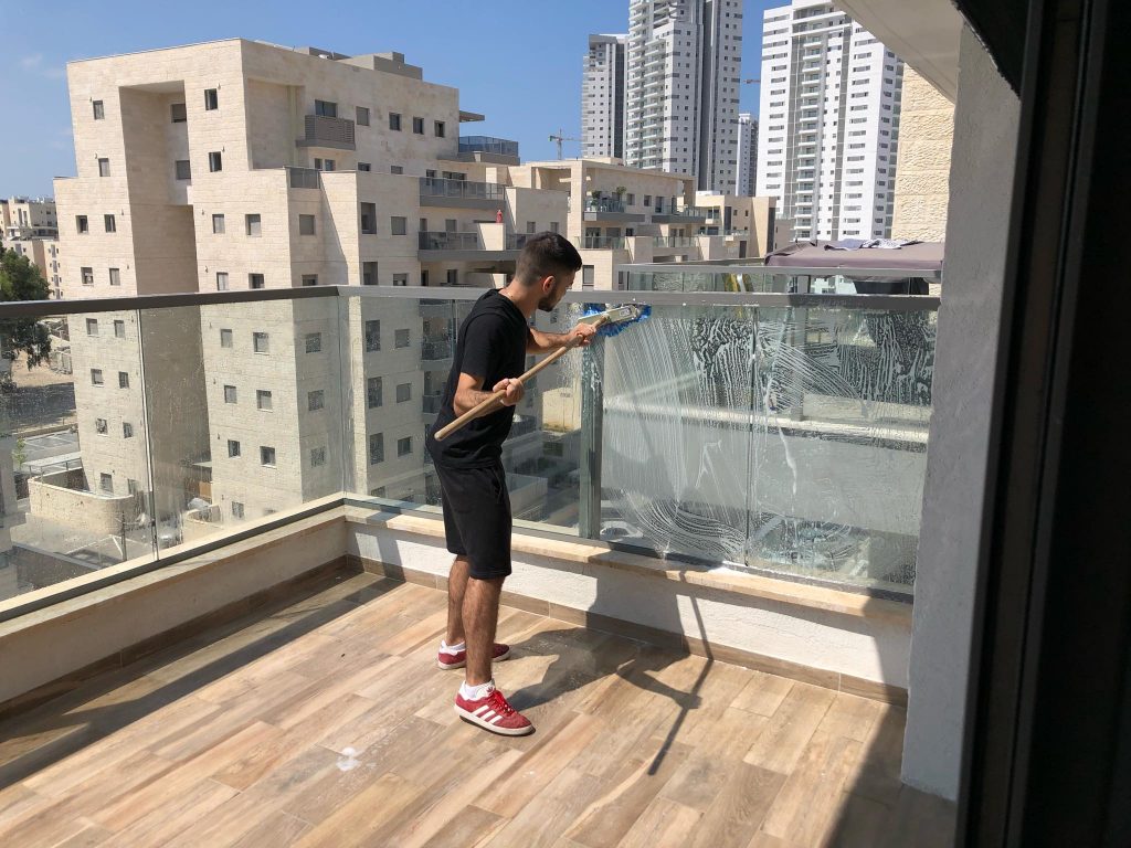 ניקיון חלונות